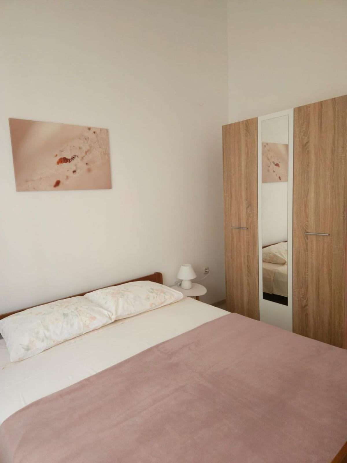 Lorena Apartments In プーラ エクステリア 写真