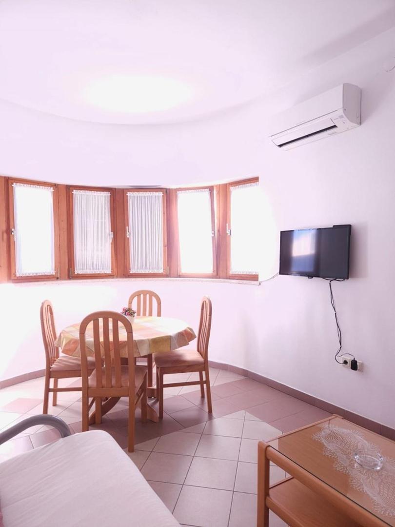 Lorena Apartments In プーラ エクステリア 写真